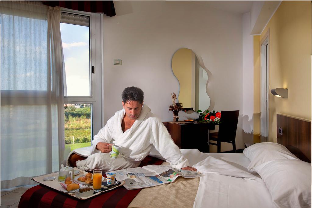Seapark Spa Resort Giulianova Bilik gambar