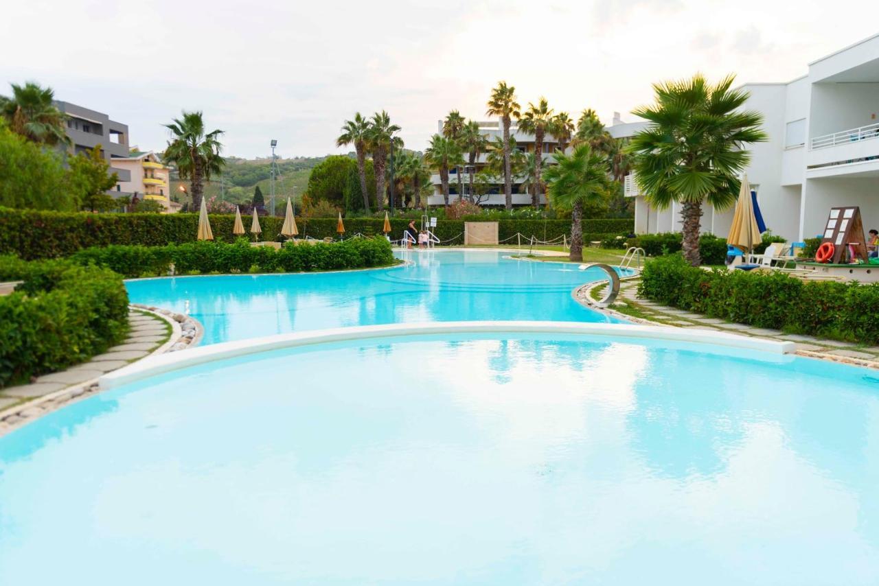 Seapark Spa Resort Giulianova Luaran gambar