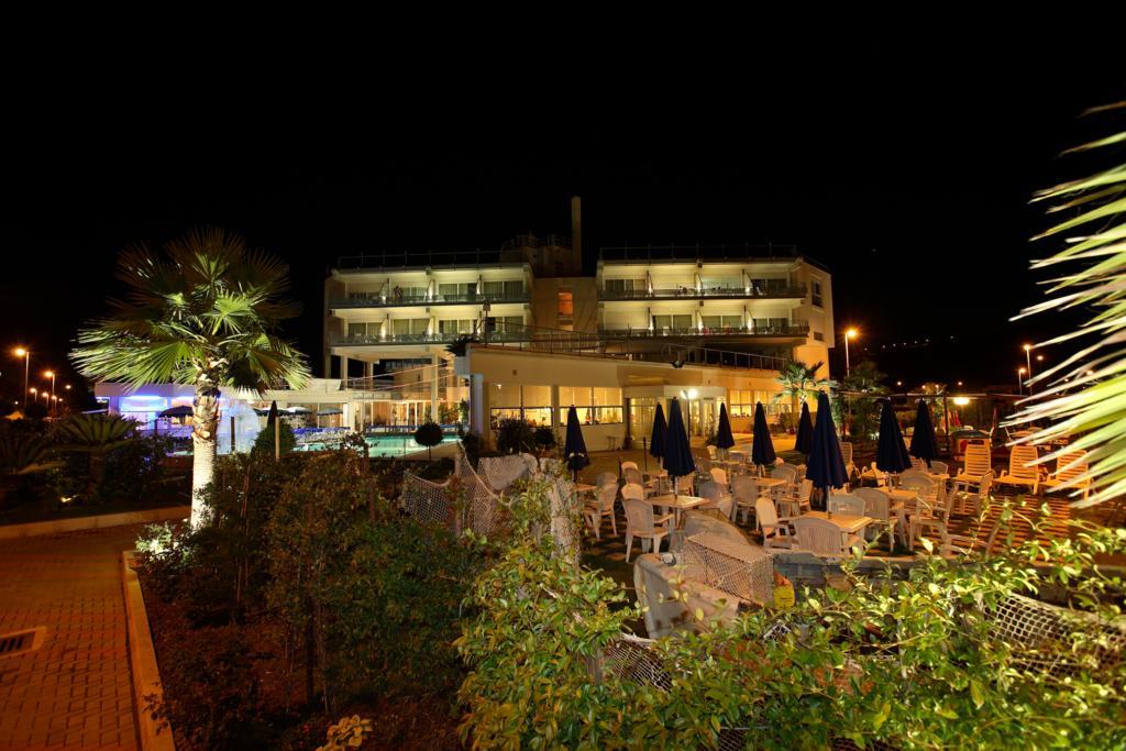 Seapark Spa Resort Giulianova Luaran gambar